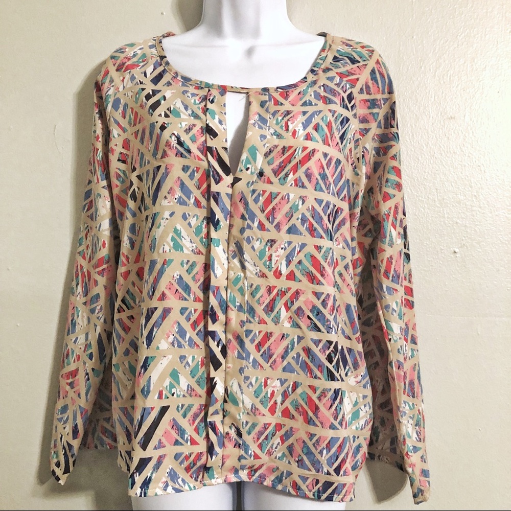 NWOT Flowey Keyhole Splatter Paint Lightweight Top